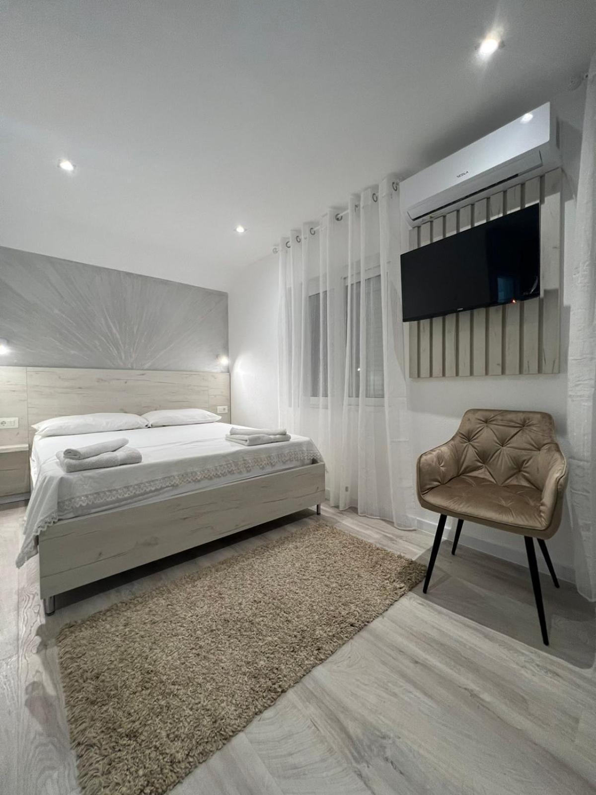 Apartments Hillside 乌尔齐尼 外观 照片